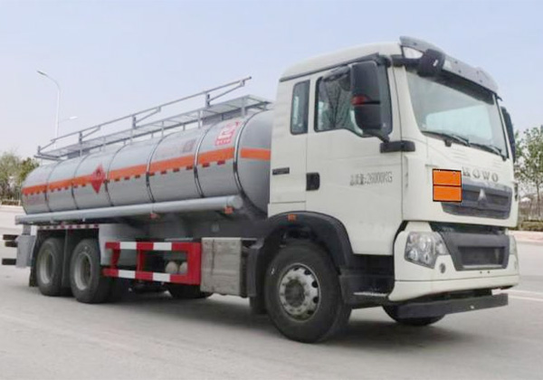 易燃液體罐式運輸車